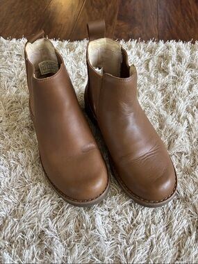 UGG Girls Chestnut Brown Leather Boots
